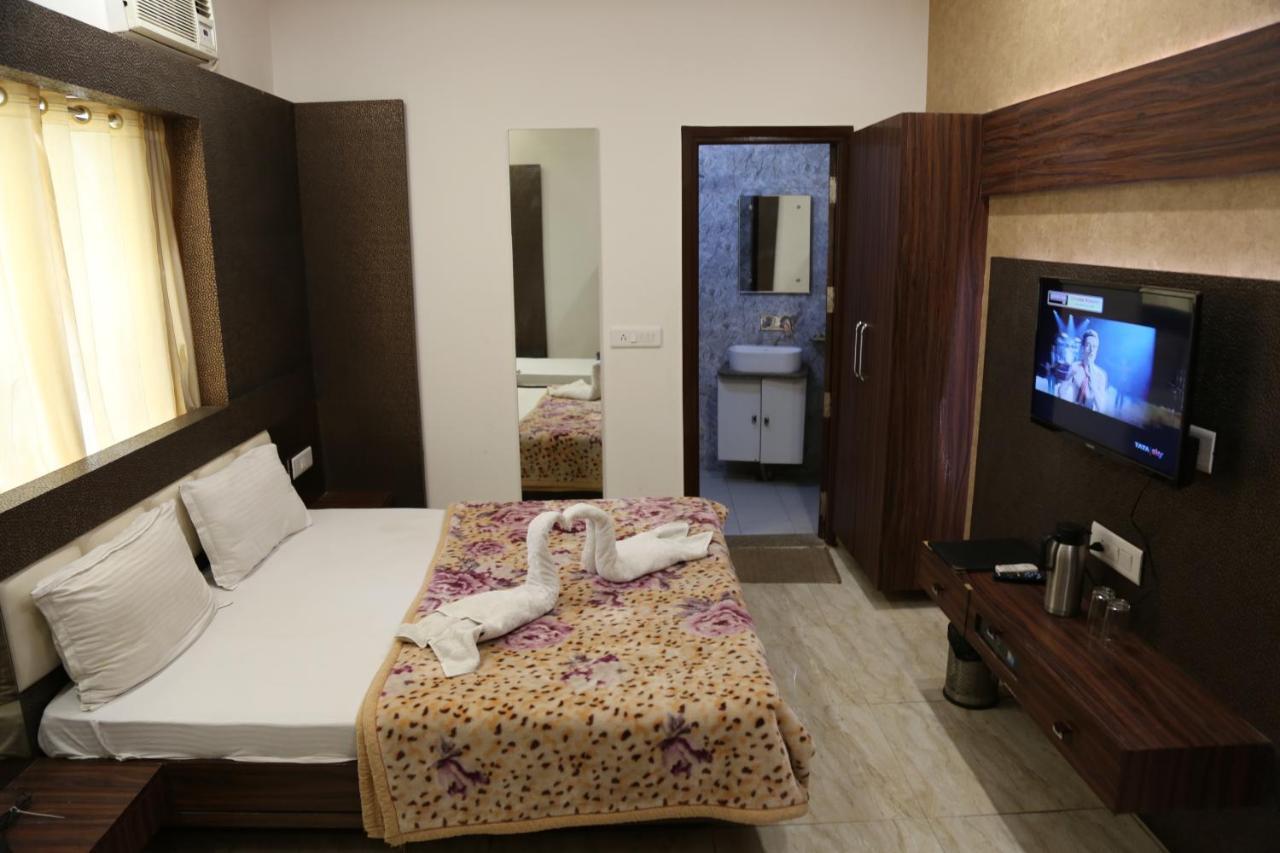Shree Anand Dham Hotel Vrindávan Kültér fotó