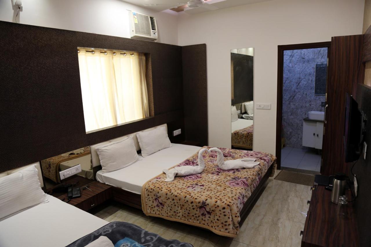 Shree Anand Dham Hotel Vrindávan Kültér fotó